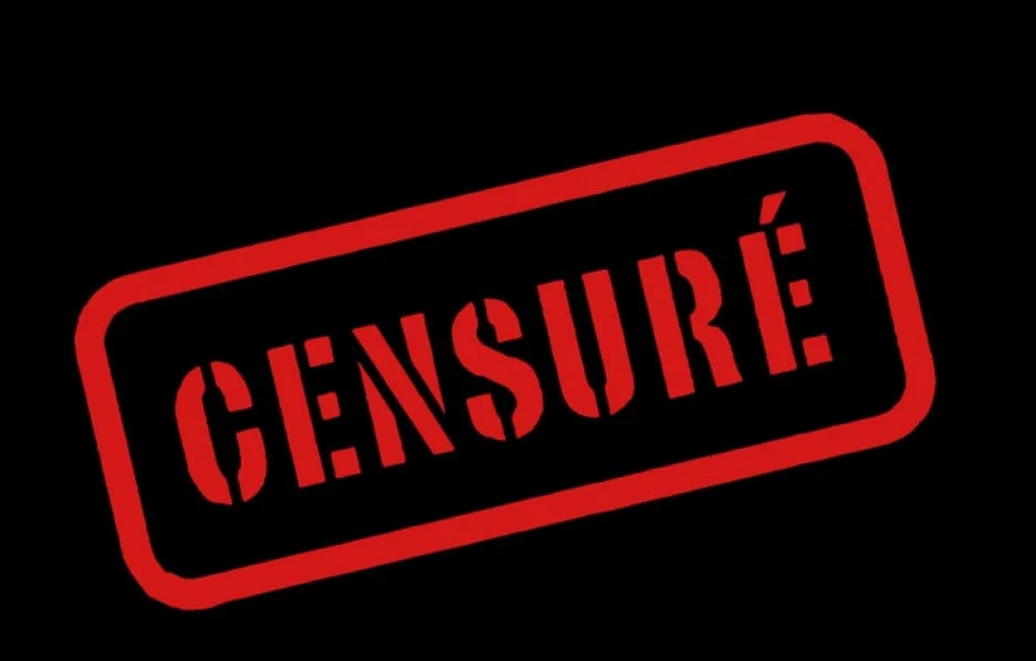 Illustration d'un tampon encreur avec le mot "censuré".