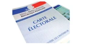 Carte électorale française avec carte d'identité.