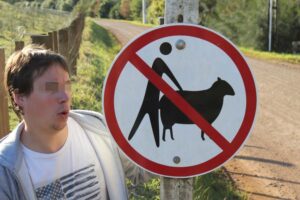 fous_loup_zoophilie_mouton_brebis