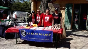 stand_leger_klan_loup