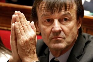 Photographie de Nicolas Hulot à l'Assemblée Nationale.
