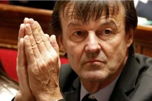 Photographie de Nicolas Hulot à l'Assemblée Nationale.