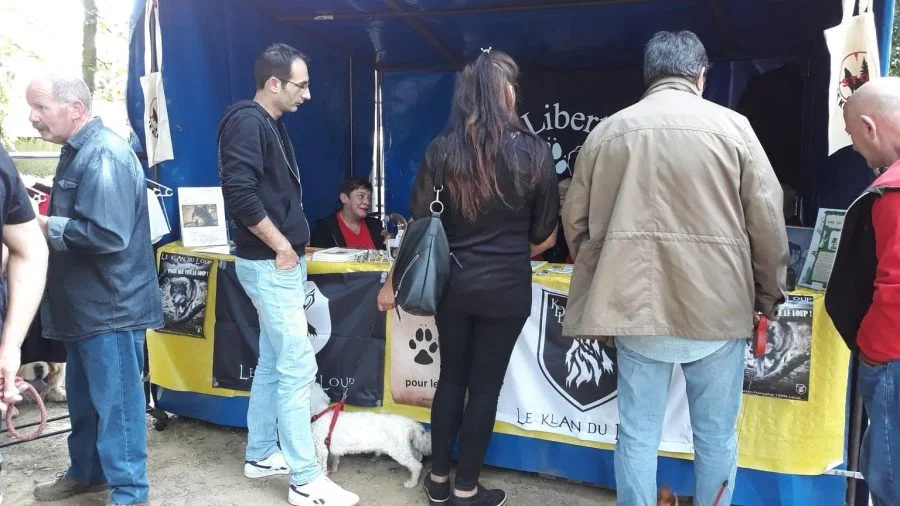 liberte-animale-stand-klan-loup-grand-est